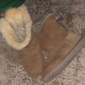 Ugg boots with bows